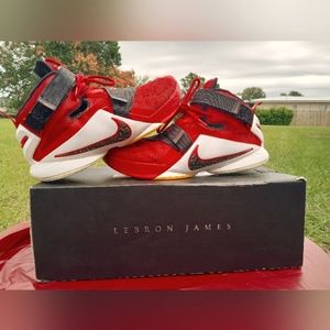 Nike Lebron James Soldier 9 Men's Size 10 University Red
